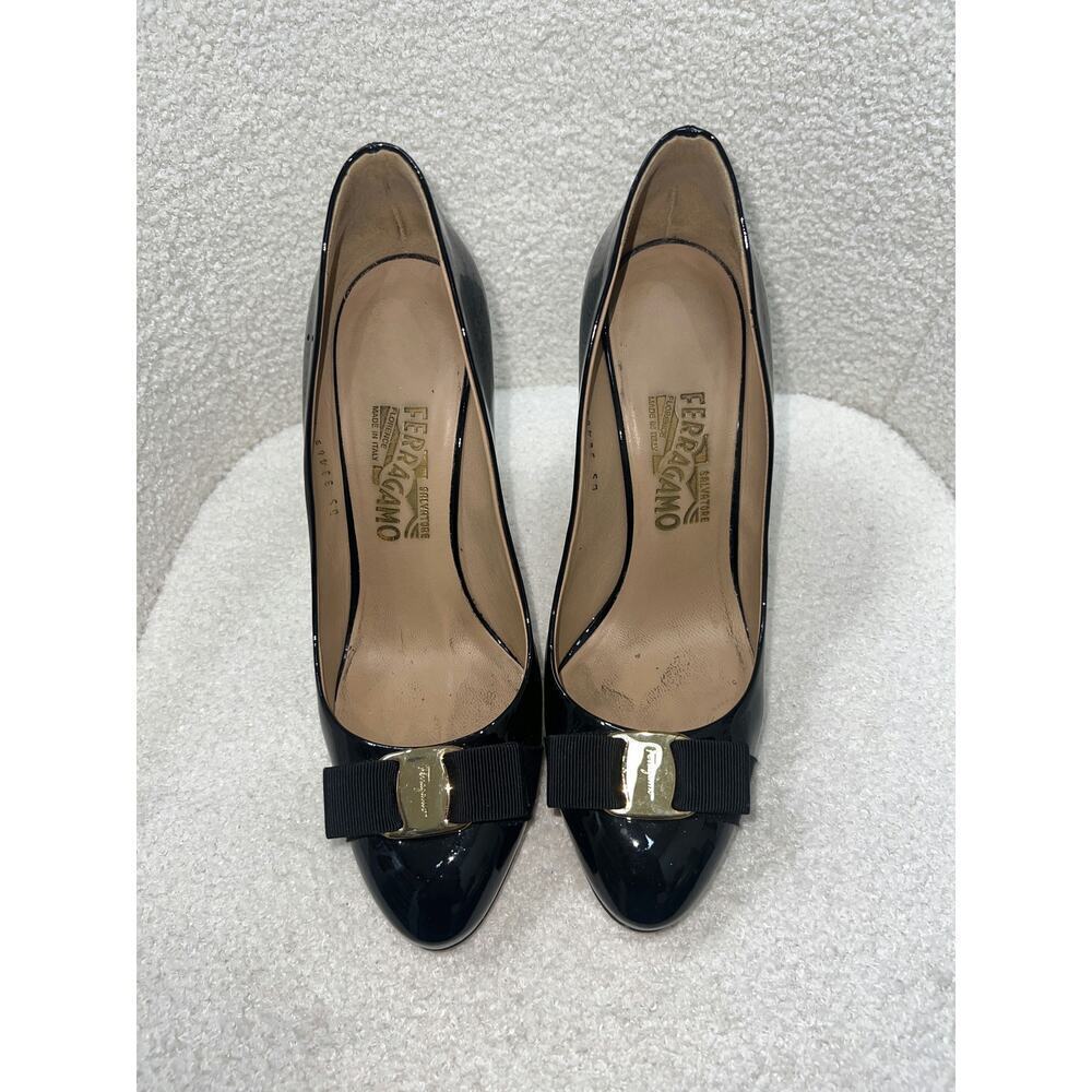 Salvatore Ferragamo Women's Black Patent Leather Varina Bow Heels Size 7.5